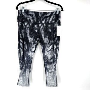 NWT Peach Reversible Capri Crop pants Black Viper Snake Print XL MSRP‎ 79$